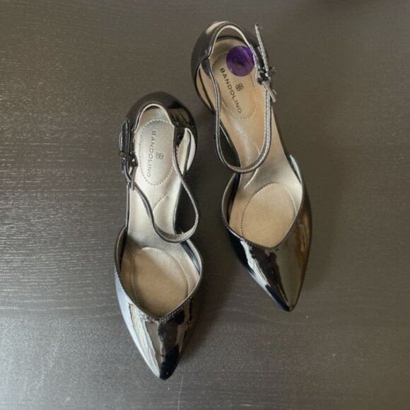 EUC Bandolino Womens Size 8.5 Ginata Buckle Pointed Toe Pump Heels Black Glossy - Picture 2 of 8